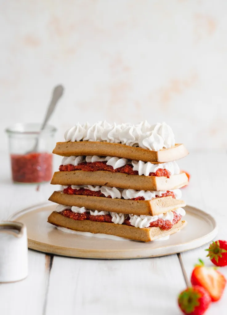 hndxm6-strawberry waffles-3.webp