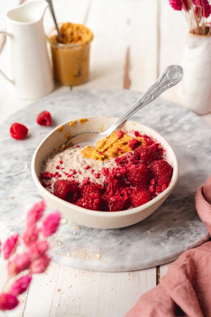 ooud7o-Super-Raspberry-Peanut-Porridge-Portuguese-11(1).webp