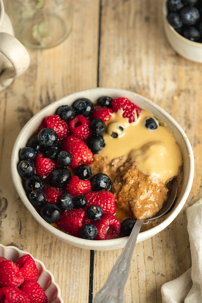 lk0kvs-super protein yoghurt bowl-2.webp