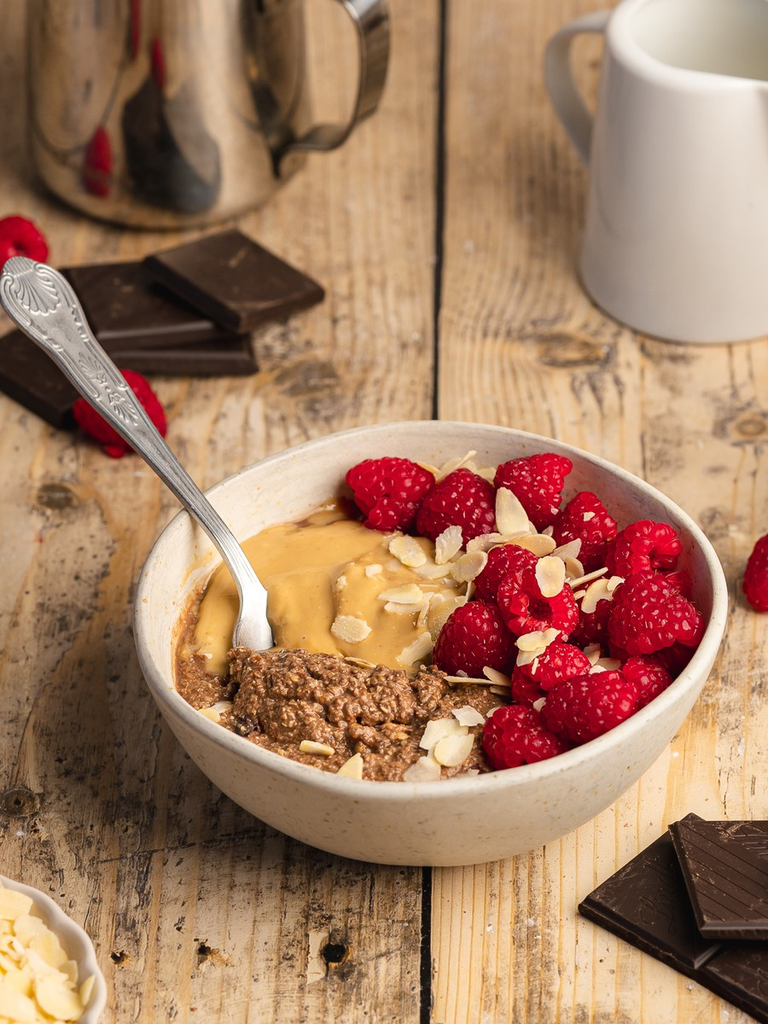 cwzxuv-cocoa raspberry almond porridge-2.webp